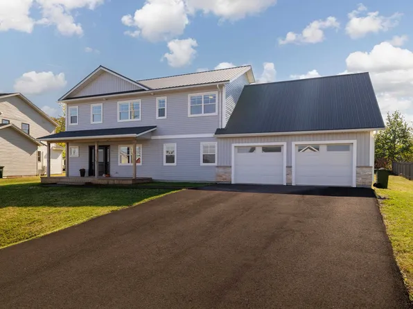 76 Birch Woods Ln, Stratford, PE C1B 4K9