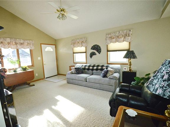 2nd image of 153 Wellington Ave