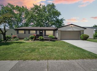 22145 Purdue Ave, Farmington Hills, MI 48336