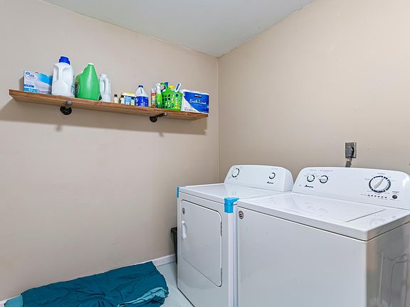 5th image of 862 W Village Cir SE