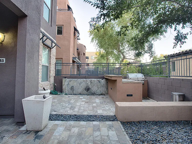 615 E Portland St — Photo 24