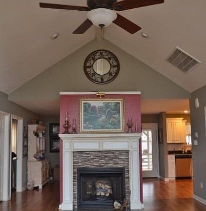 4th image of 104 Laura Ln