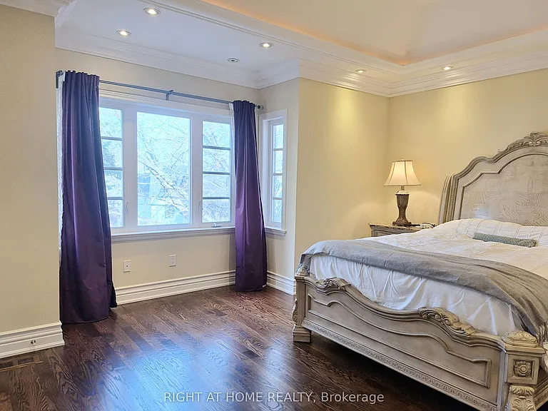 378 Douglas Ave — Photo 23