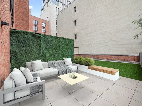 298 Mulberry Street image 1 of 26