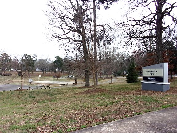 2nd image of 411 N Confederate Ave