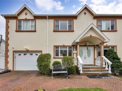 12 Maple Street, Roslyn Heights, NY, 11577