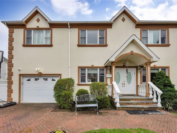 12 Maple Street, Roslyn Heights, NY 11577