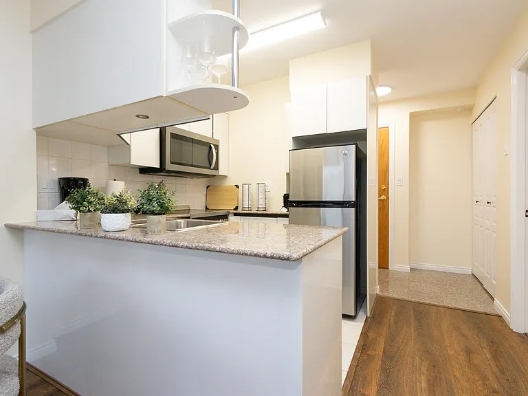 1189 Howe St #1501 — Photo 10