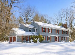 516 Cross St, Carlisle, MA 01741