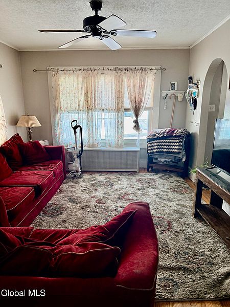 4th image of 18 Lawnwood Avenue