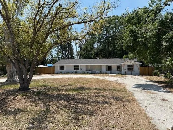 5516 16th St W #A, Bradenton, FL 34207