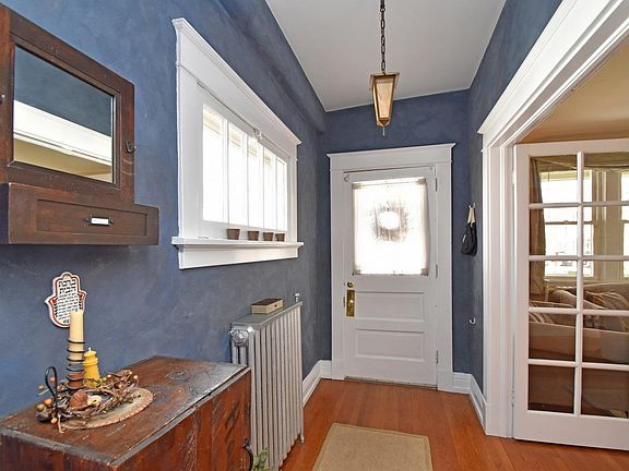 3rd image of 5649 Glenview Ave