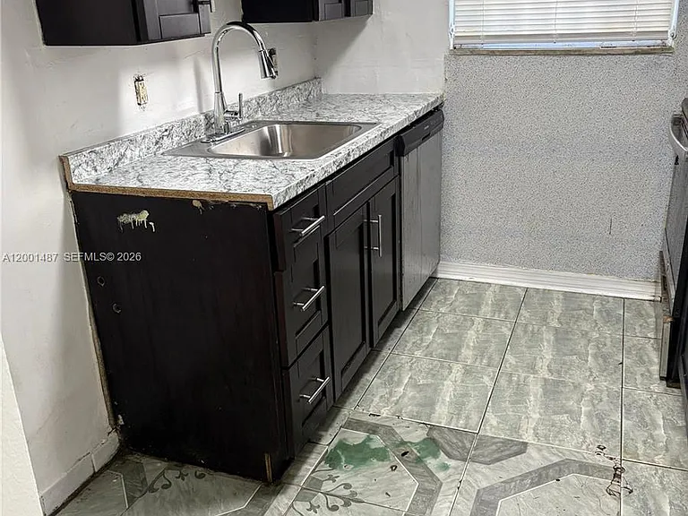 270 NE 142nd St #14A — Photo 1