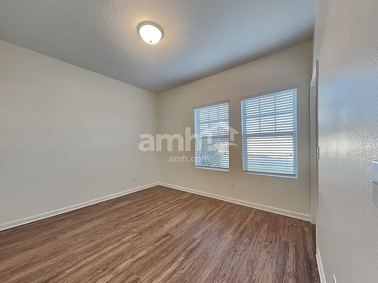 4878 Saint James Ln — Photo 13