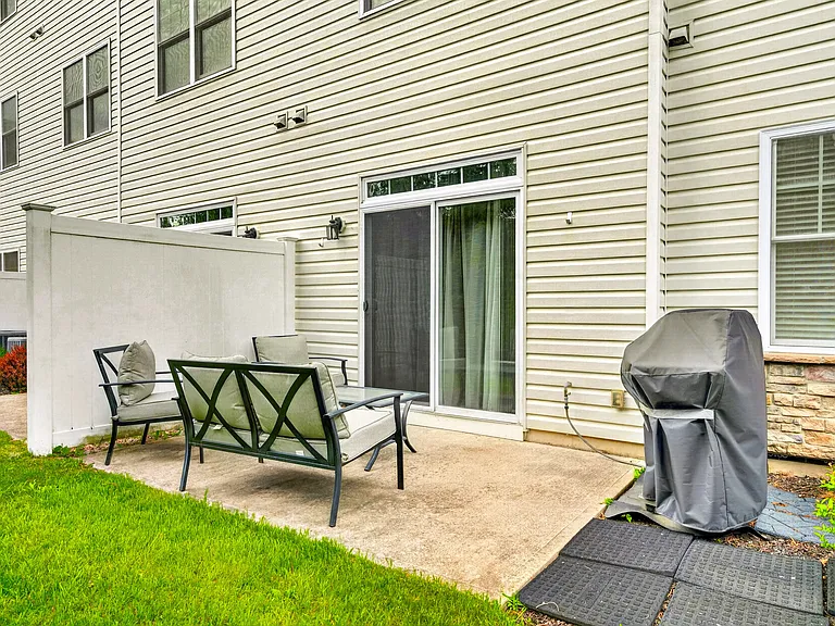 58 Elston Ct — Photo 41