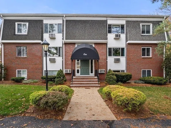 80 Walnut St Unit 105, Canton, MA 02021