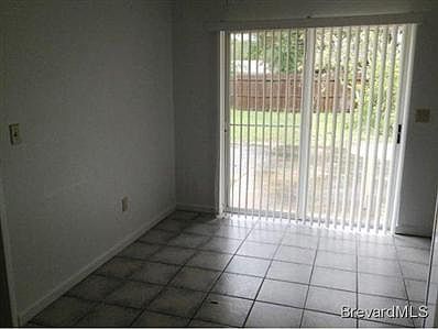 3rd image of 172 E Towne Pl