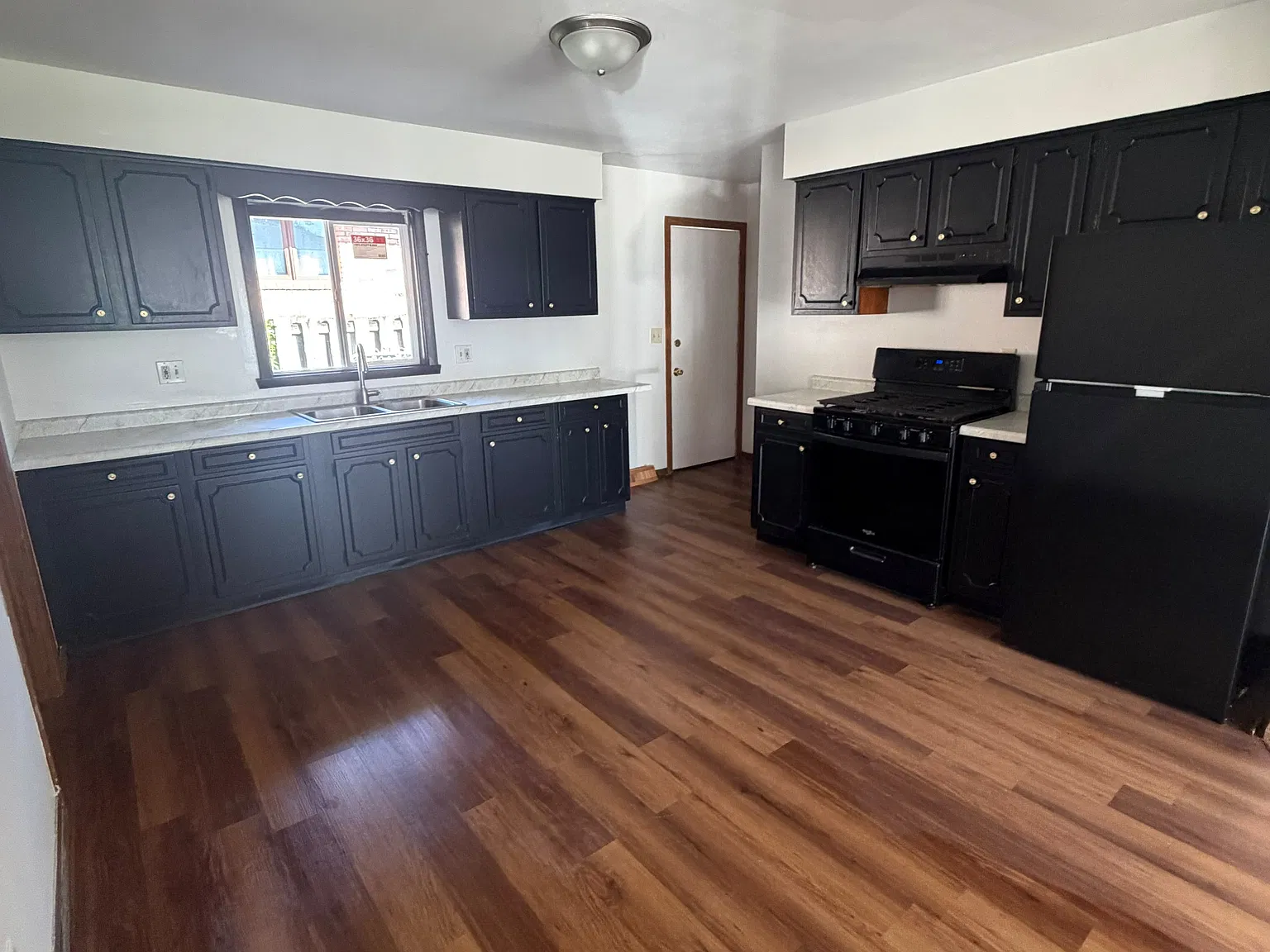 3 bed, $1,500 — Photo 1