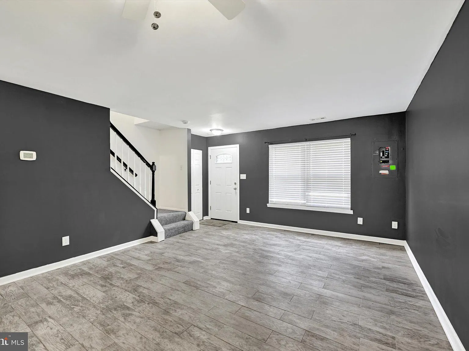 2 bed, 1.5 bath, 1008 sqft, $1,800 — Photo 3