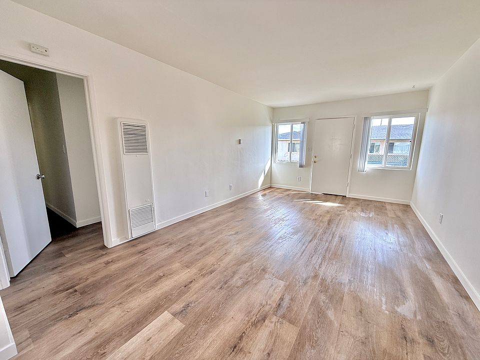 1st image of 7045 Whitsett Ave APT 4