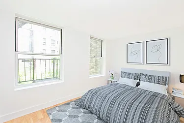 Rented by R New York