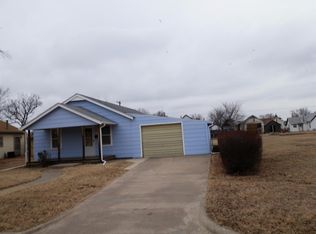 943 E 5th St, Russell, KS 67665