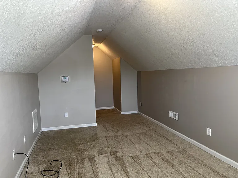 111 Cavalier Dr — Photo 25