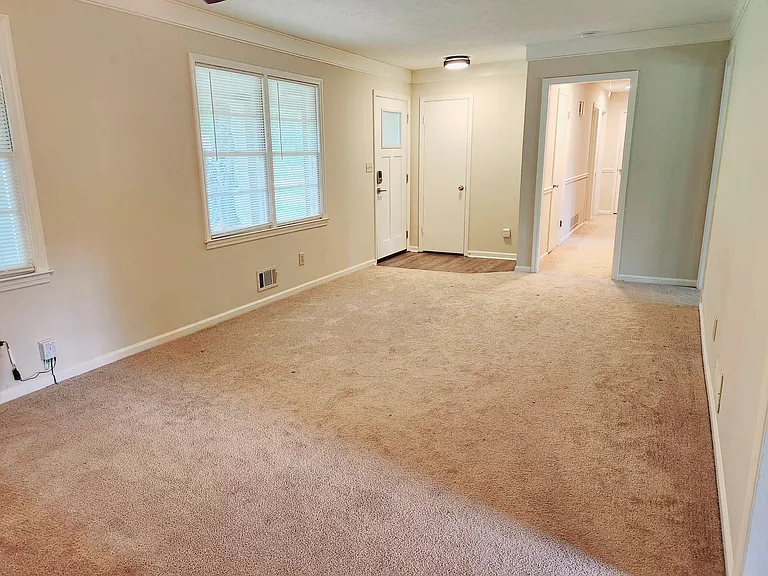 1482 Wesley Dr — Photo 24
