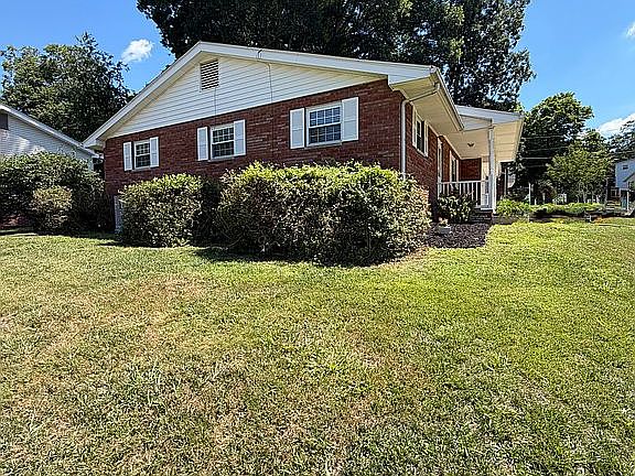 4th image of 1405 New Castle Rd