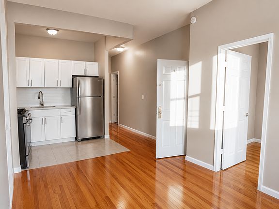 2nd image of 459 E 181st St
