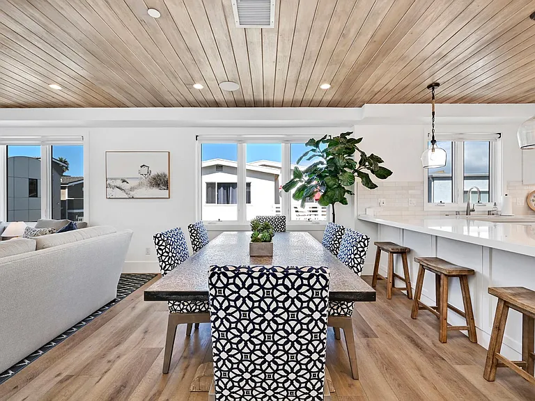 3940 Seashore Dr — Photo 12