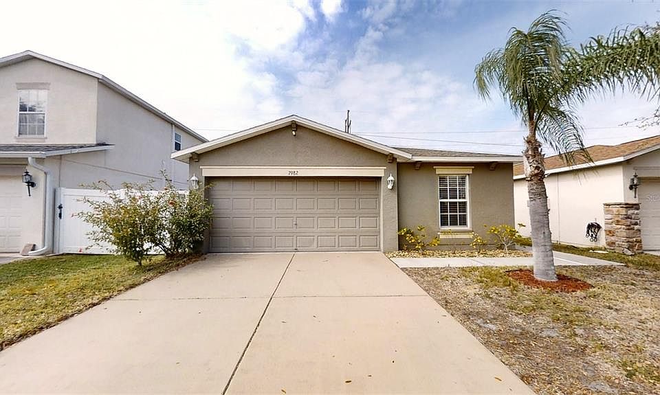 1st image of 7982 Carriage Pointe Dr