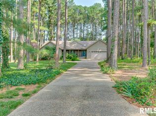 17834 E Shadow Lake Rd, Mount Vernon, IL 62864