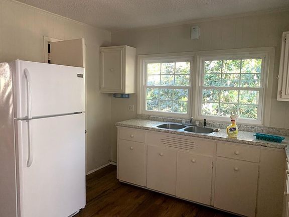 4th image of 421 W West St