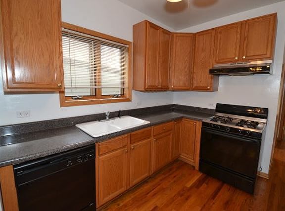 2nd image of 1427 W Walton St APT 3