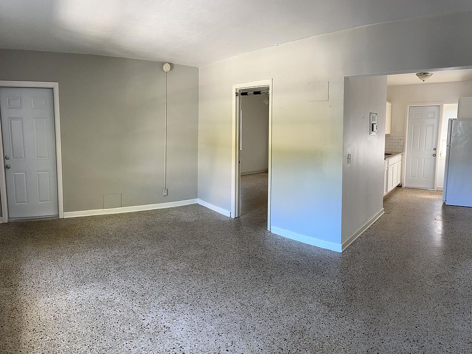 1st image of 401 S Palmway