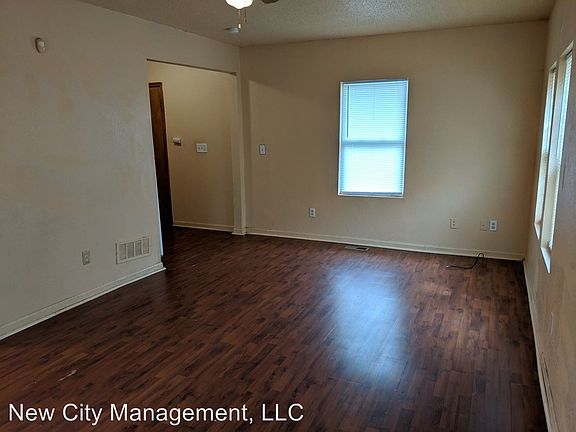 3rd image of 3610 E 72nd St
