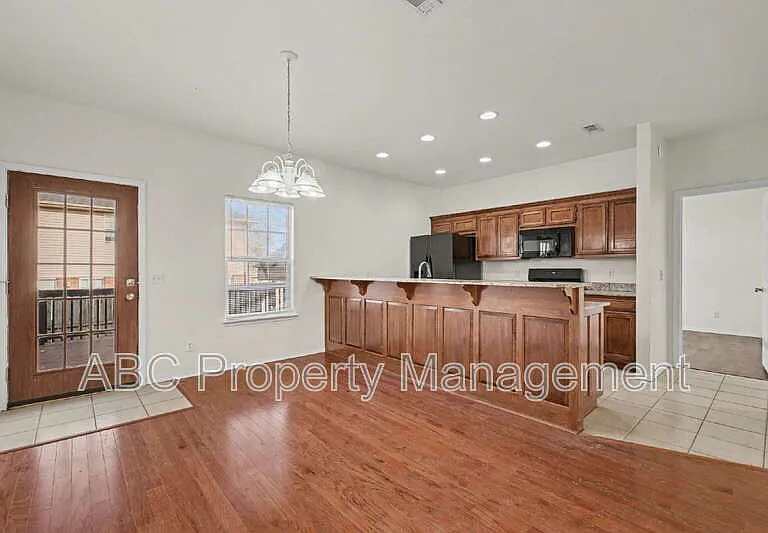 3006 SW Deerfield Blvd #2 — Photo 5