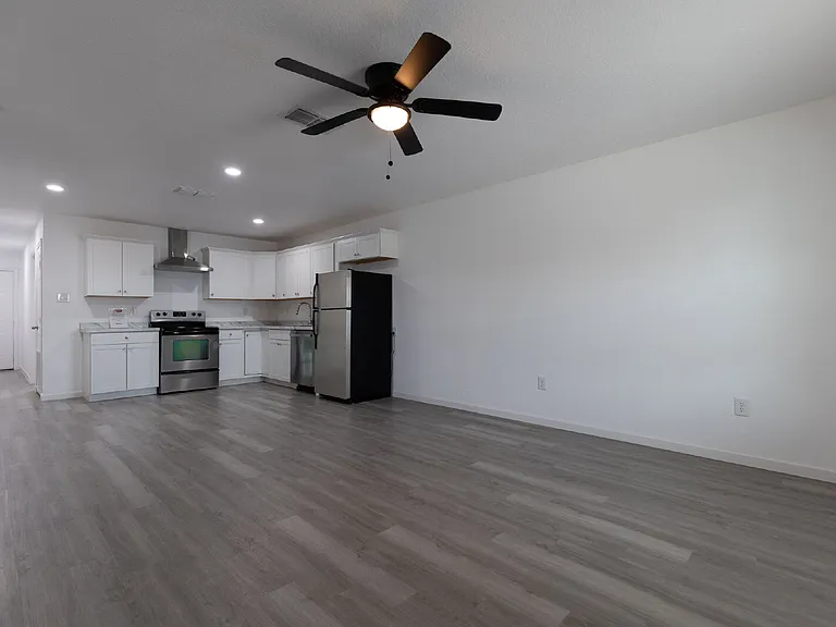 1010 County Road 4516 — Photo 3