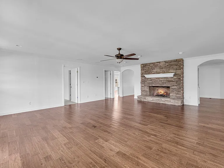 4861 Bethesda Rd — Photo 6