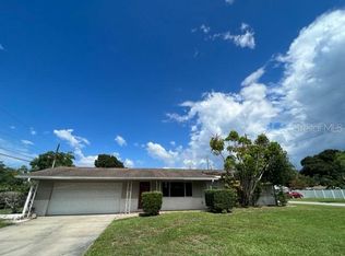 1701 Winchester Rd N, Saint petersburg, FL 33710