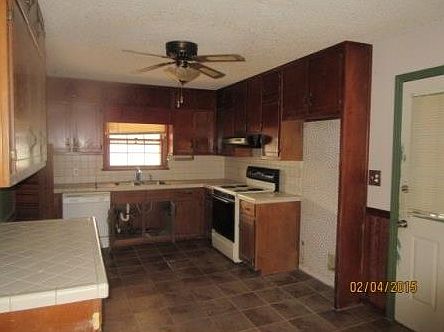 2nd image of 5608 Pepper Tree Ln