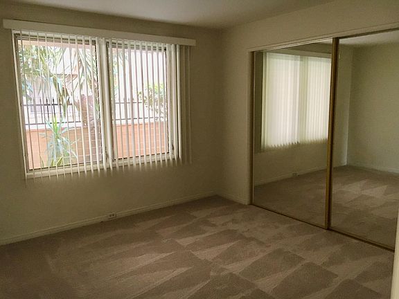 5th image of 333 S Rexford Dr APT 1