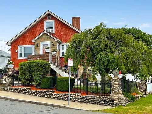 36 Annavoy St #2 Photo 1