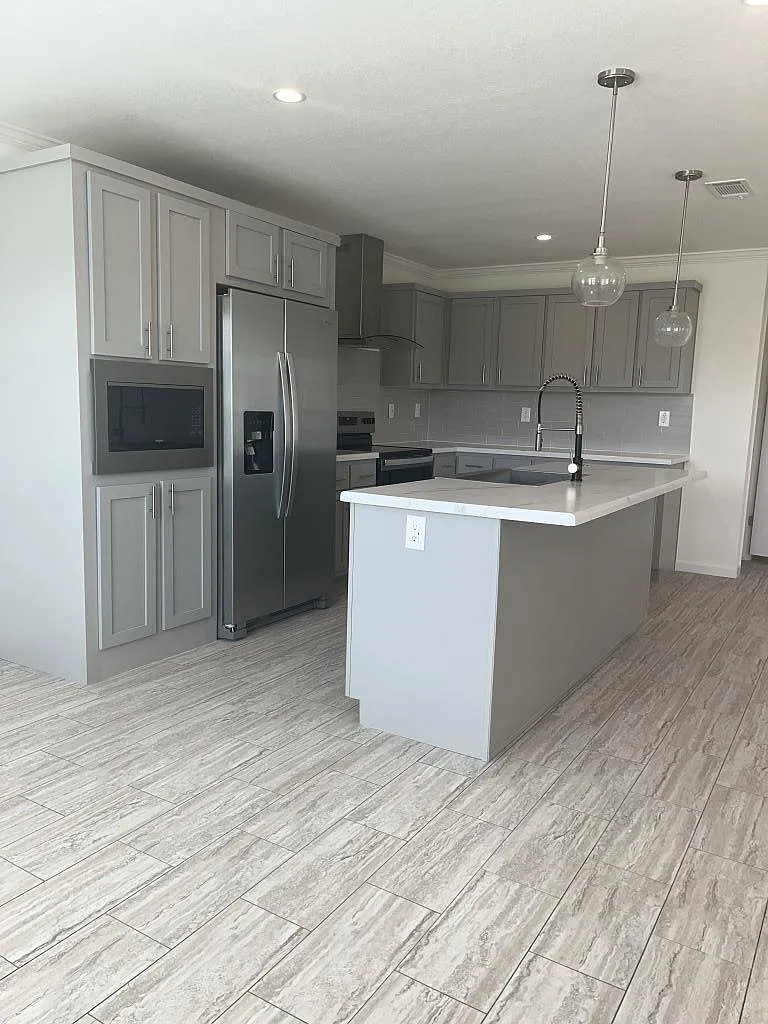 3 bed, 2.0 bath, 1460 sqft, $1,499 — Photo 4