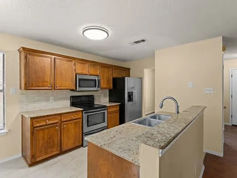 906 Tanner Rd — Photo 9