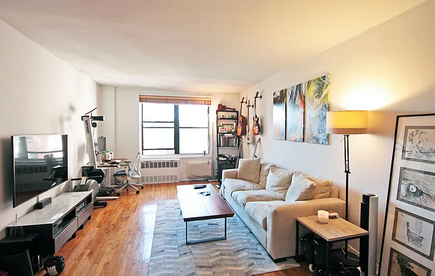 Rented by Level Group | media 9