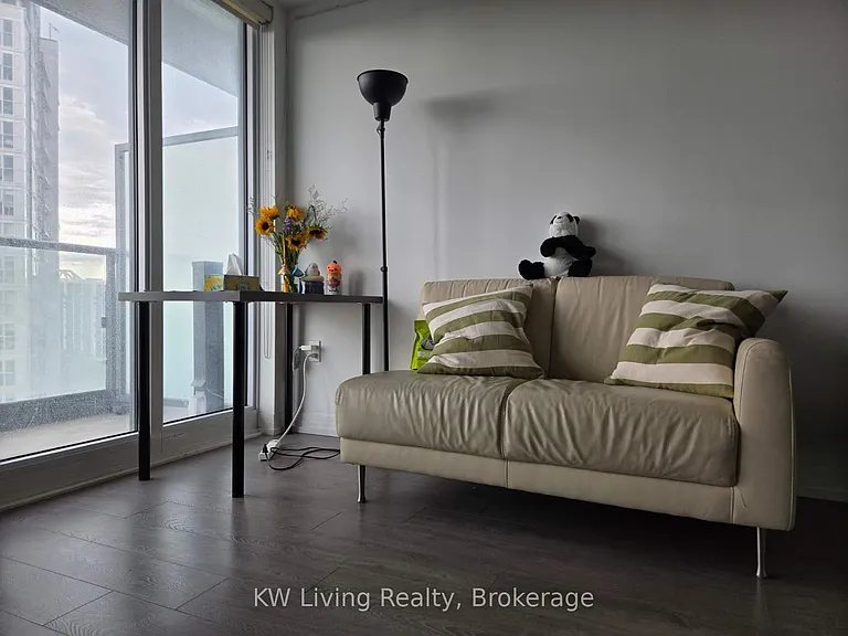 251 Jarvis St #1112 — Photo 2