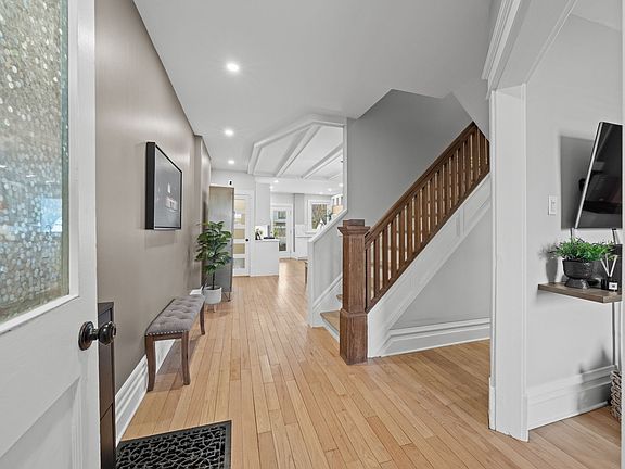 4th image of 68 Brighton Ave
