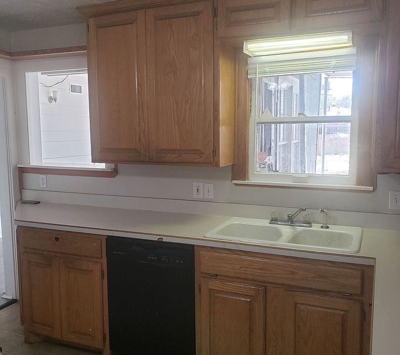 1st image of 309 S Belleview St